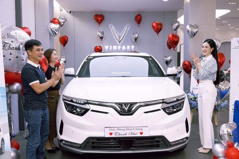 VinFast triển khai chiến dịch 'Mãnh liệt vì tương lai xanh' - Hỗ trợ toàn dân chuyển đổi sang xe điện ảnh 1