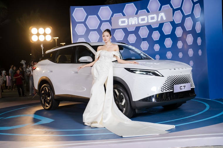 Omoda & Jaecoo Việt Nam chính thức mở bán Omoda C7 ảnh 1