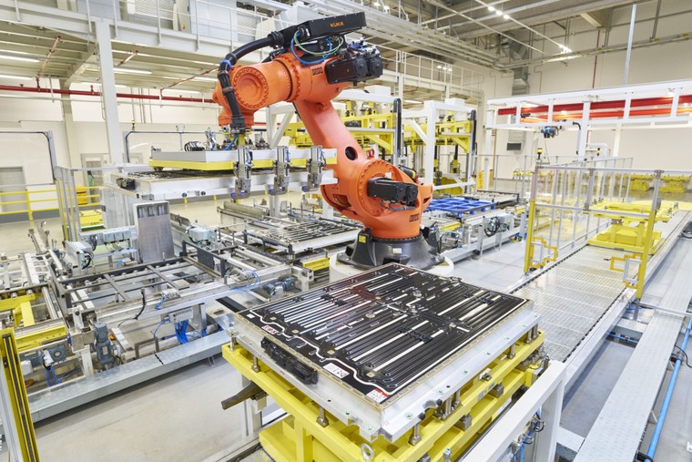 Škoda khánh thành xưởng lắp ráp hệ thống pin mới, trở thành nhà sản xuất hệ thống pin BEV lớn nhất Tập đoàn Volkswagen ảnh 4