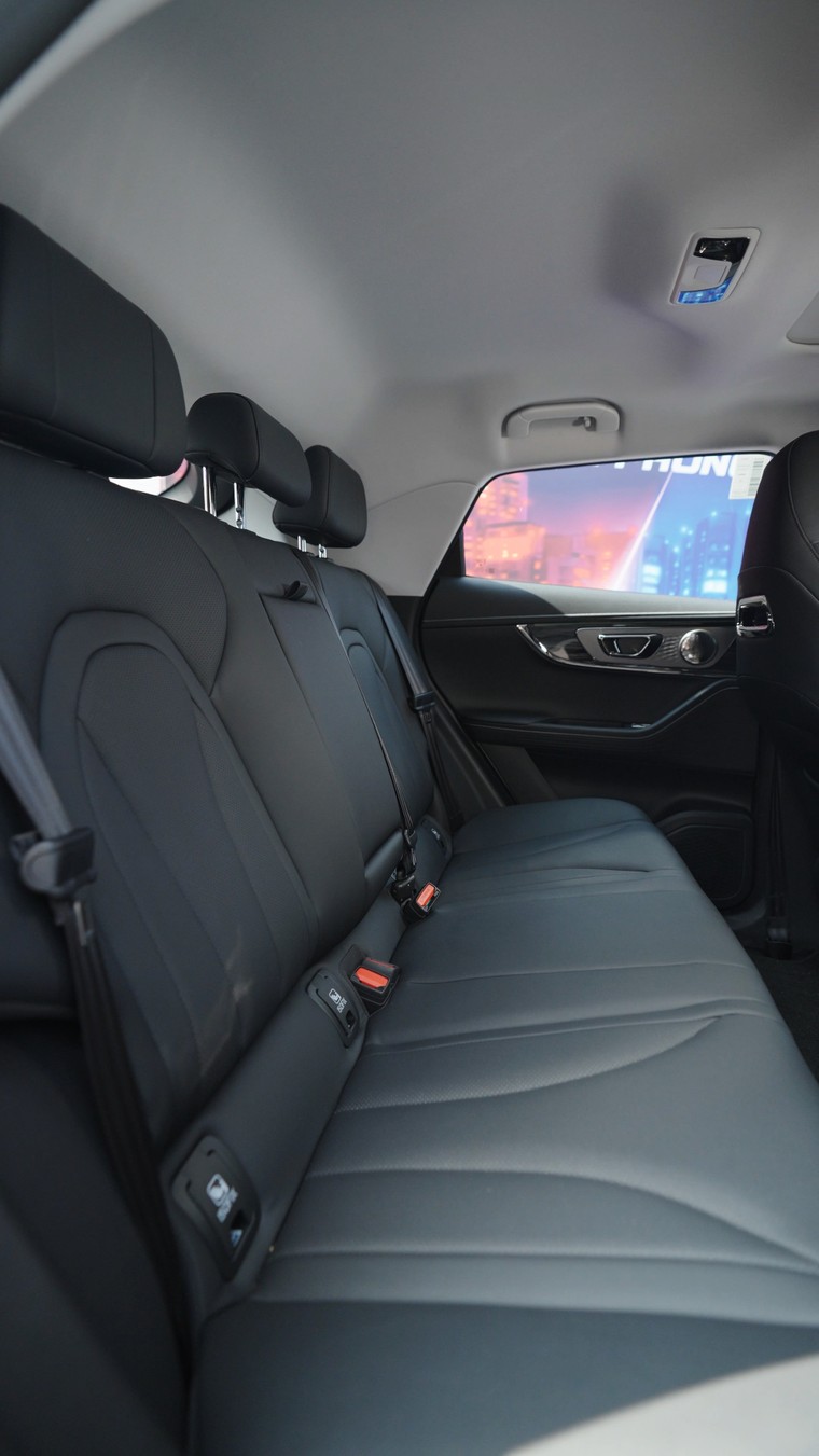 Omoda & Jaecoo Việt Nam ra mắt Omoda C5 SHS-H: SUV Super Hybrid mạnh mẽ, ưu đãi 08 năm đổ xăng miễn phí, giá chỉ từ 599 triệu đồng ảnh 5