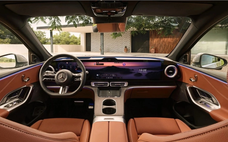 Mercedes-Benz GLC có bản trục cơ sở kéo dài, chạy thuần điện ảnh 3