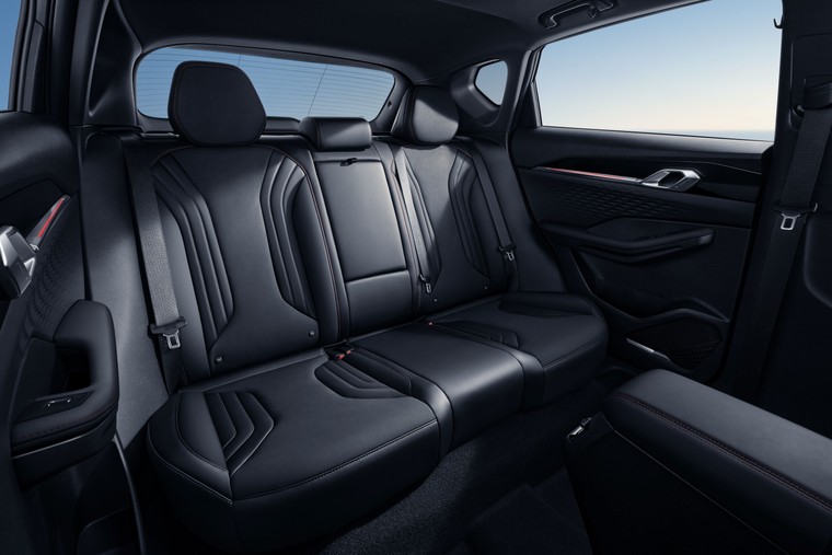 Geely Việt Nam ra mắt bộ đôi SUV Geely Okavango và Geely Coolray 2026 ảnh 8