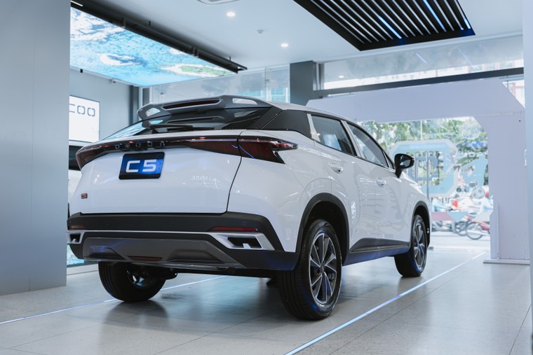 Omoda & Jaecoo Việt Nam bổ sung phiên bản Omoda C5 Sport, có giá bán ưu đãi dưới 500 triệu đồng ảnh 1