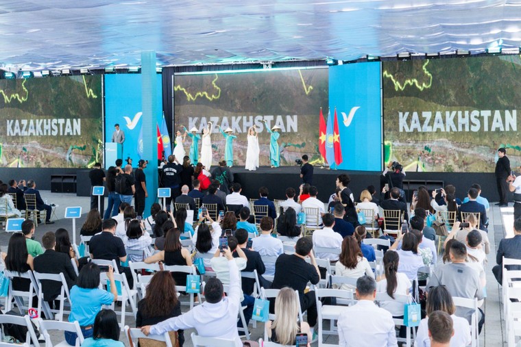 Green SM chính thức ra mắt dịch vụ gọi xe thuần điện tại Kazakhstan ảnh 2
