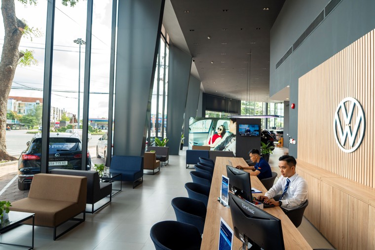 Volkswagen Cần Thơ chính thức khai trương Đại lý 4S theo mô hình Urban Store tiêu chuẩn toàn cầu ảnh 3
