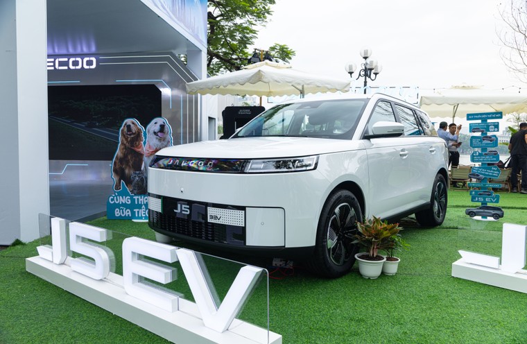 Omoda & Jaecoo Việt Nam công bố giá Jaecoo J5, ưu đãi mở bán từ 499 triệu đồng với hàng loạt ưu đãi hấp dẫn ảnh 5
