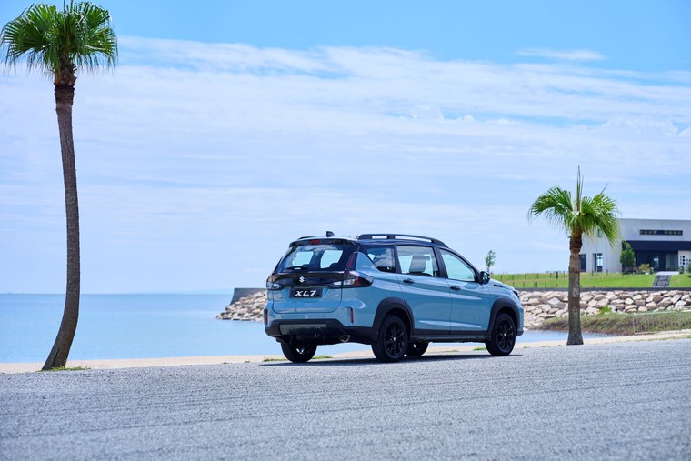 Suzuki XL7 mới chính thức ra mắt: diện mạo mạnh mẽ hơn, 7 lựa chọn màu sắc, giá từ 569.9 triệu đồng ảnh 5