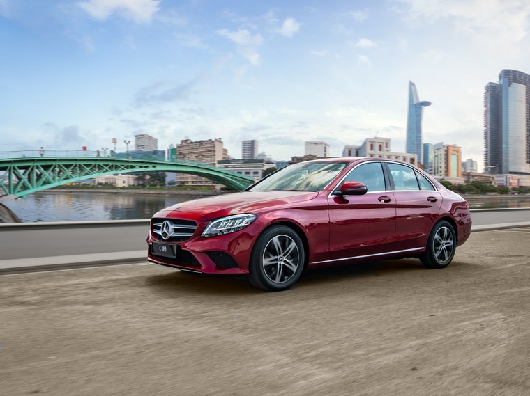 Mercedes Benz Việt Nam ra mắt 7 mẫu xe mới, bao gồm C180 và E180 ảnh 2
