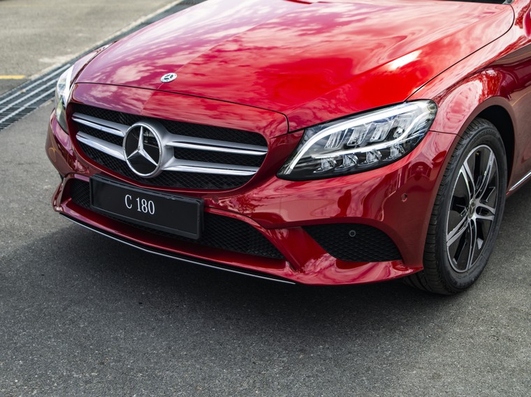 Mercedes Benz Việt Nam ra mắt 7 mẫu xe mới, bao gồm C180 và E180 ảnh 4