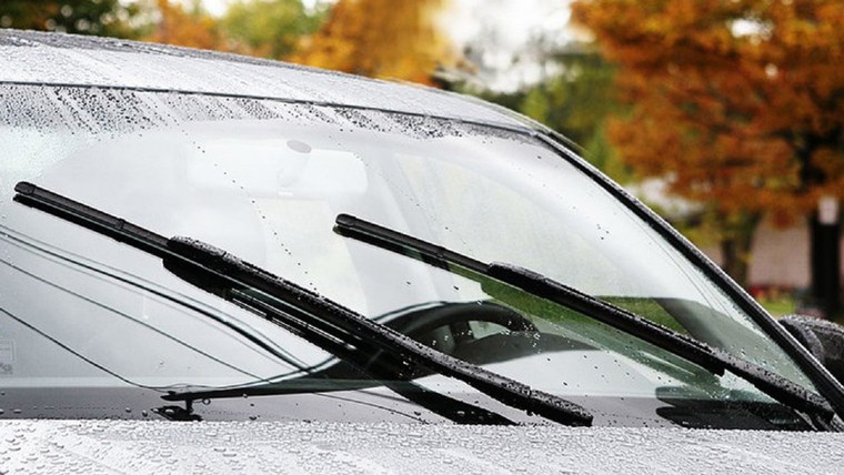 Hướng dẫn thay cần gạt nước ô tô đúng cách ảnh 3