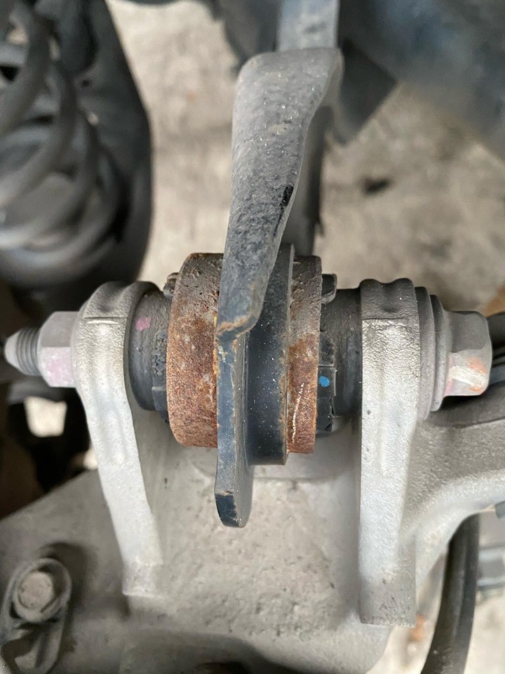 Honda chỉ đề nghị cạo sét khi CR-V 2018 bị tố rỉ sét ảnh 1