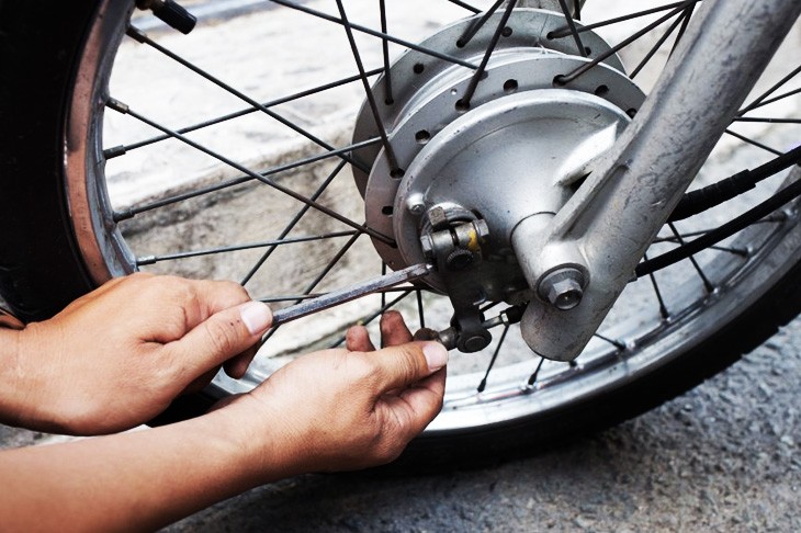 Dấu hiệu phanh xe máy không ăn và cách xử lý ảnh 2