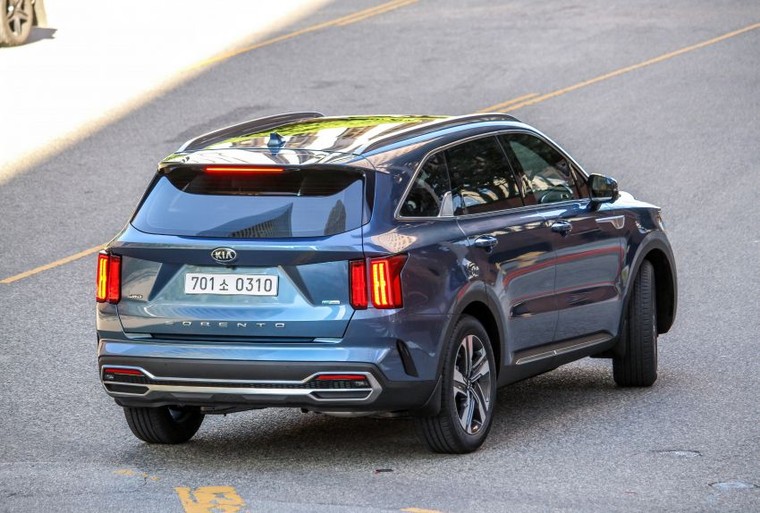 Kia Sorento 2021 lộ diện hoàn toàn trước ngày ra mắt ảnh 8