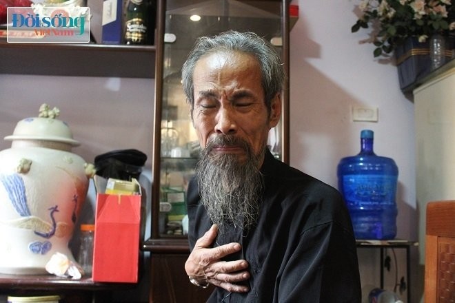 “Lão bạo chúa” Chu Hùng ứa nước mắt vì cuộc sống 3 năm không điện, không nước ảnh 1