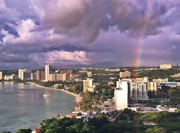 Mặc Triều Tiên đe dọa, khách du lịch vẫn đến đảo Guam ảnh 1