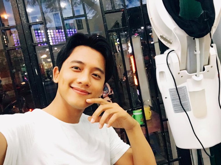 Nam chính trong MV triệu views của Hương Tràm “đốn tim” người hâm mộ ảnh 5