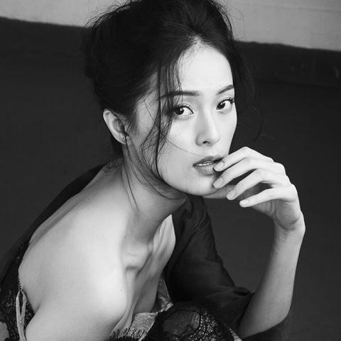 Trước thông tin Cường Đola đính hôn, Hạ Vi chia sẻ đầy ẩn ý ảnh 1