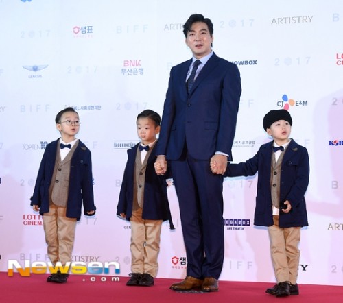 'Cô Ba Sài Gòn' đưa áo dài Việt Nam lên thảm đỏ LHP Busan 2017 ảnh 2