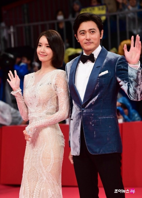 'Cô Ba Sài Gòn' đưa áo dài Việt Nam lên thảm đỏ LHP Busan 2017 ảnh 1