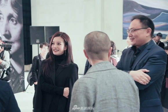 “Én nhỏ” Triệu Vy đẹp mặn mà bất chấp tuổi tác ảnh 3