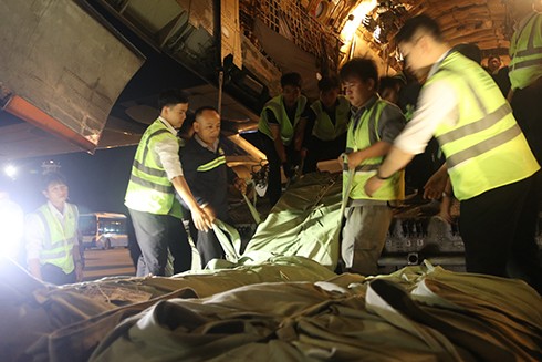 Máy bay chở hàng viện trợ Nga đã tới Việt Nam ảnh 2