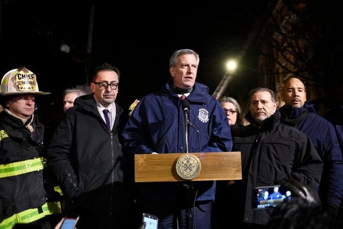 New York: Hỏa hoạn kinh hoàng nhất từ năm 1990, ít nhất 12 người thiệt mạng ảnh 2