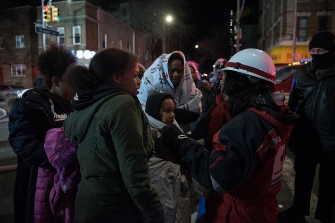 New York: Hỏa hoạn kinh hoàng nhất từ năm 1990, ít nhất 12 người thiệt mạng ảnh 3