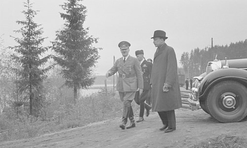 Chiếc Mercedes chở Hitler được mang đấu giá ảnh 1