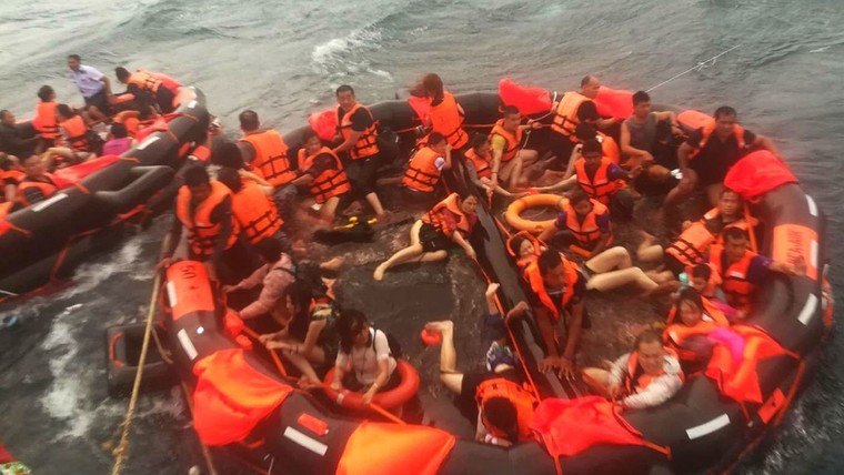 Vụ lật tàu du lịch Thái Lan: 21 người được xác nhận thiệt mạng ảnh 3