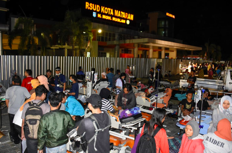 Hình ảnh trận động đất kinh hoàng tại Indonesia khiến 82 người thiệt mạng ảnh 3