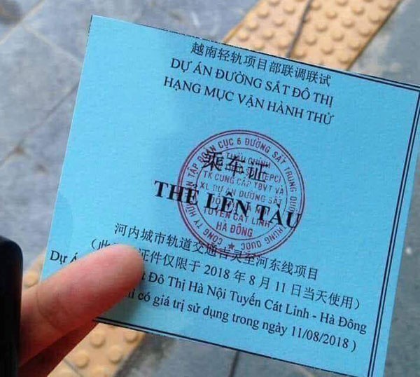Thẻ lên tàu Cát Linh-Hà Đông in chữ Trung Quốc: Lời thừa nhận của tổng thầu
