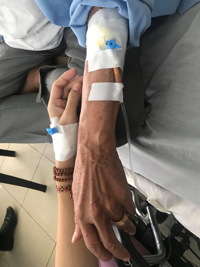 Mai Phuong tham nghe si Le Binh dieu tri ung thu cung khoa hinh anh 2