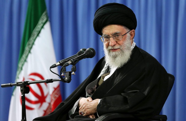 Khamenei thúc giục quân đội Iran phát triển nhằm ‘dằn mặt’ kẻ thù ảnh 1