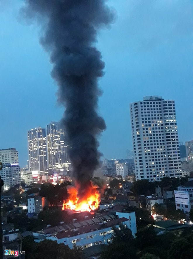 Cháy lớn ở Hà Nội, nhiều căn nhà bị thiêu ảnh 5