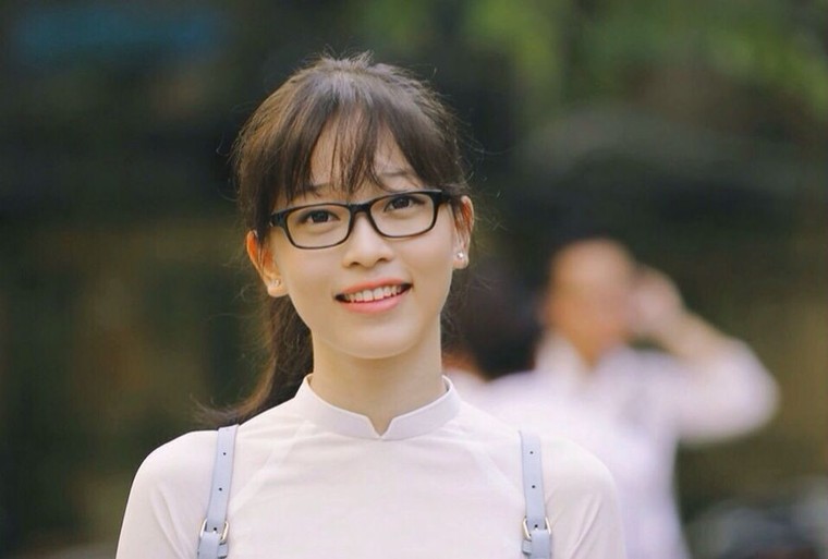 Bui Phuong Nga: Tu co be co mai toc cut lun den nang a hau 1 Viet Nam hinh anh 6