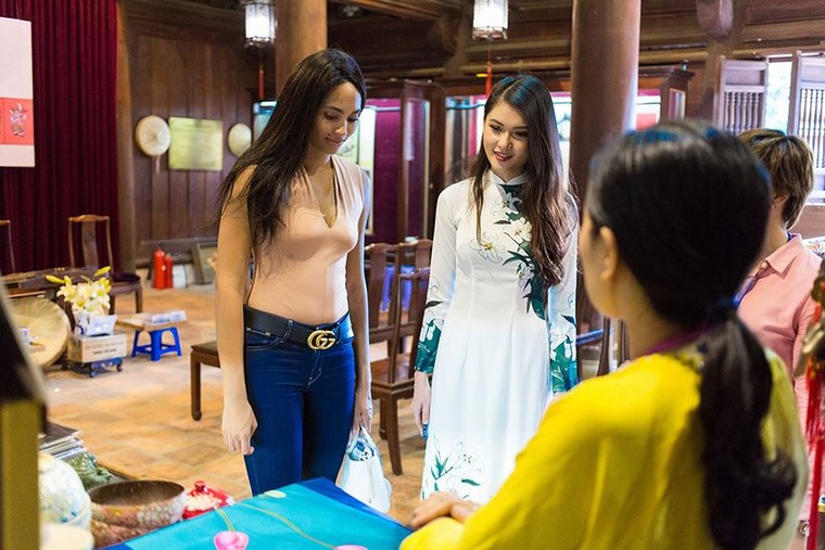 Á hậu Thuỳ Dung đưa Á hậu Hoàn vũ thế giới đi thăm Văn Miếu - ảnh 5