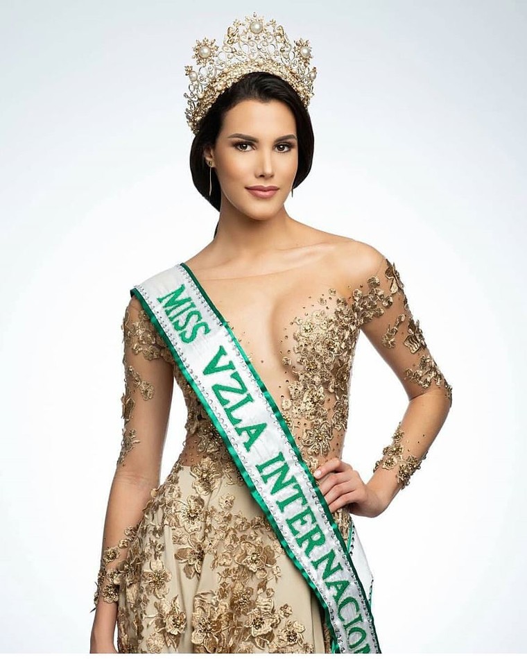 Vẻ nóng bỏng hoàn hảo của tân Hoa hậu Quốc tế người Venezuela - ảnh 4