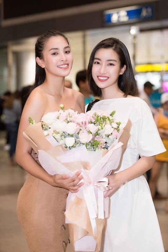 Hoa hậu Mỹ Linh, Á hậu Phương Nga đón Tiểu Vy trở về sau Miss World 2018