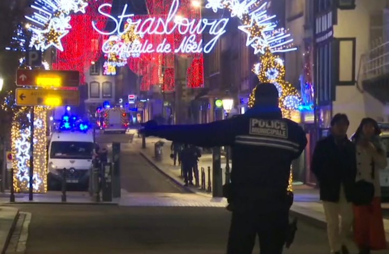 Nổ súng ở chợ Giáng sinh Pháp, ít nhất 2 người thiệt mạng ảnh 4