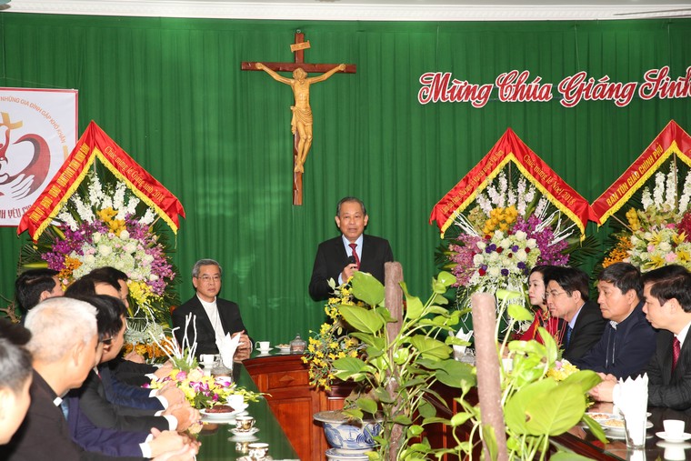 Phó Thủ tướng Thường trực chúc mừng lễ Giáng sinh ảnh 2