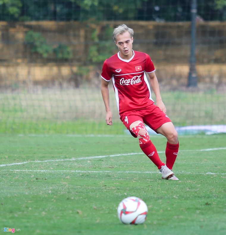 Quang Hai vang mat trong buoi tap tuyen Viet Nam don HLV the luc moi hinh anh 8