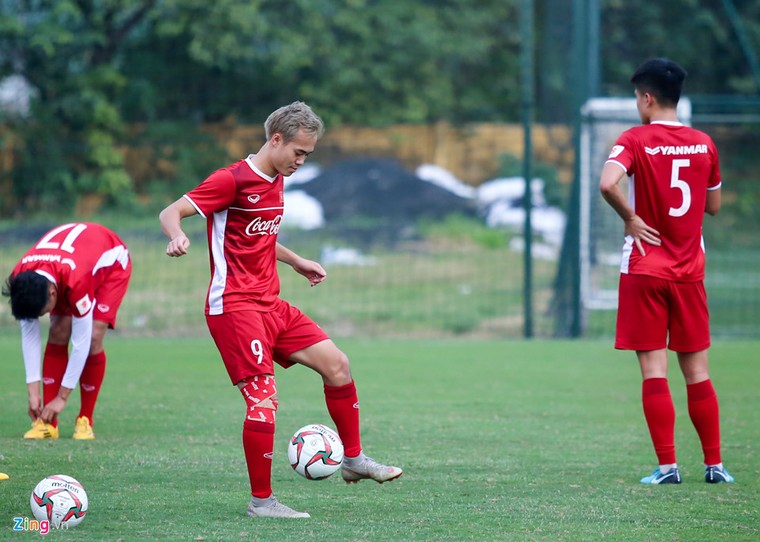 Quang Hai vang mat trong buoi tap tuyen Viet Nam don HLV the luc moi hinh anh 9