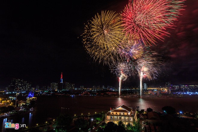 Chùm ảnh: Người dân hai miền đón năm mới 2019 ảnh 15