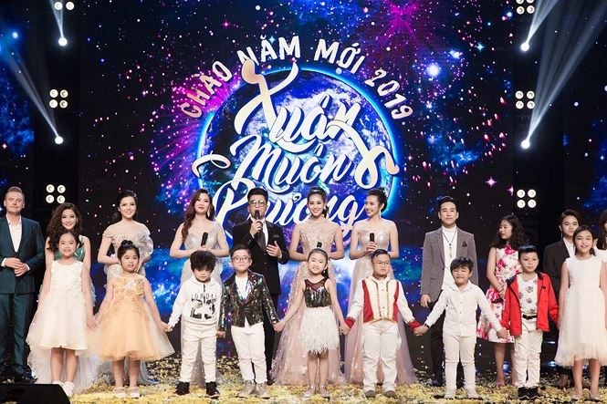 Hoa hậu Tiểu Vy cùng các người đẹp cất tiếng hát chào đón năm mới - ảnh 6