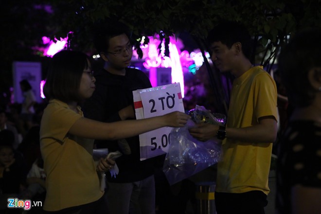 Chùm ảnh: Người dân hai miền đón năm mới 2019 ảnh 12