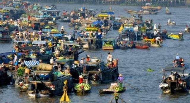 "choi thuyen hoa tren song" lan dau tien xuat hien o mien tay hinh anh 1