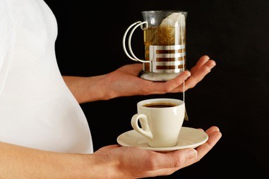 Káº¿t quáº£ hÃ¬nh áº£nh cho Drinking tea or coffee during pregnancy REDUCES baby size even if you consume less than the 'safe' amount