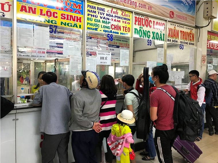 Bến xe lớn nhất TPHCM vắng vẻ ngày giáp Tết - ảnh 6