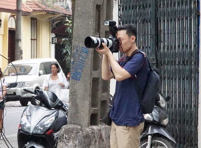 Nhiều phóng viên nước ngoài hiện diện bên ngoài Đại sứ quán Triều Tiên - Ảnh 13.