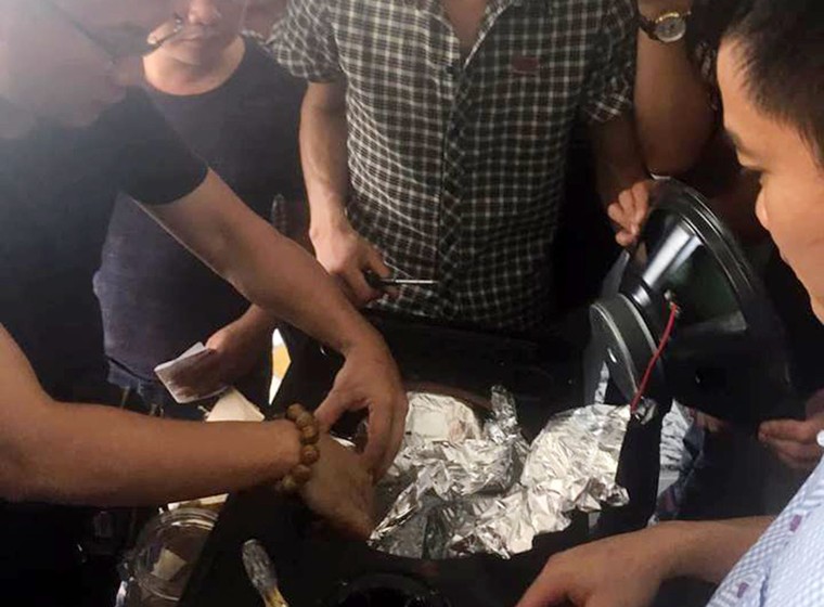 Cả đoàn xe cảnh sát giao thông chở tang vật gần tấn ma túy ở Nghệ An